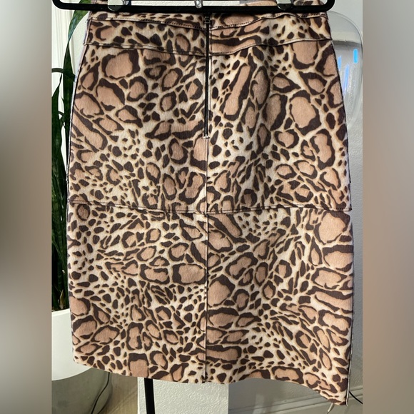 Knee length leopard pencil skirt - Picture 2 of 5